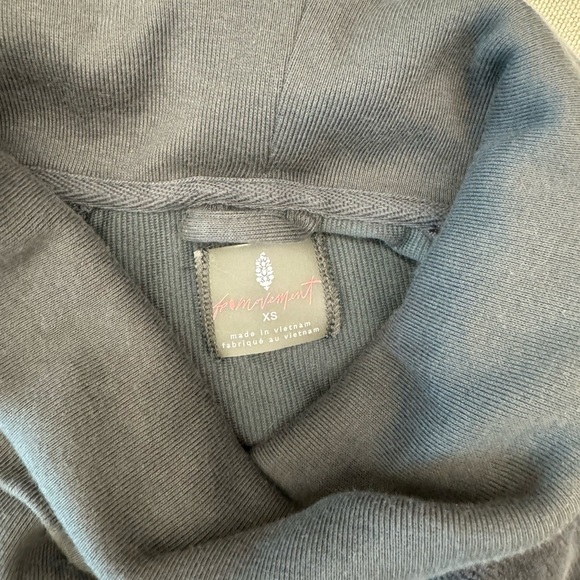 FREE PEOPLE Movement Last Chance Velour Pullover Shirt Charcoal Top Size XS - Picture 8 of 9